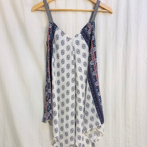 Maurices White, Blue & Red Handkerchief Hem Tunic Tank - Small - Picture 10 of 16